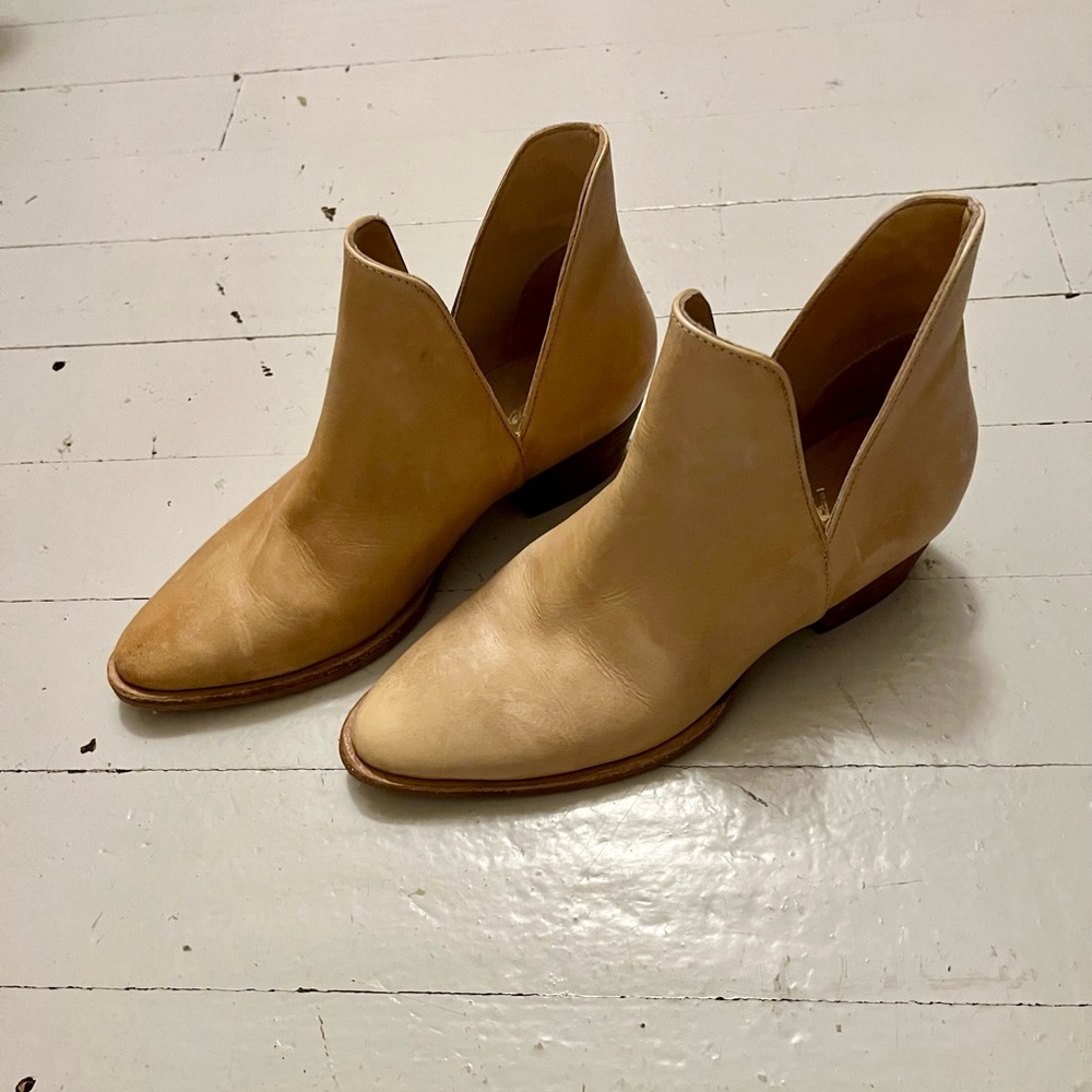 Free People Charm Double V Tan Ankle Booties Leather Size 37